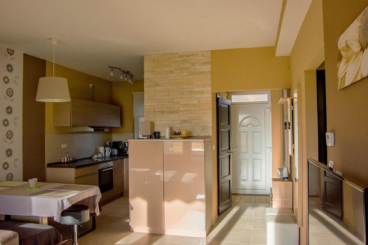 Panorama Apartman Apartment Zamardi Ngoại thất bức ảnh